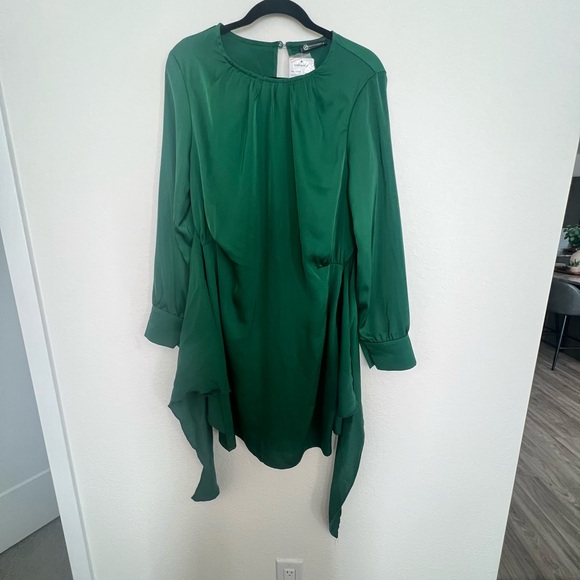 Green Long Sleeve Mini Dress - Picture 14 of 15